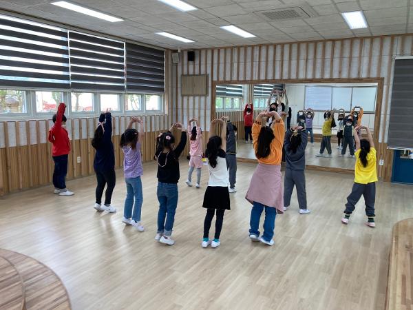 2021.4월 방과후학교 활동사진(댄스,놀이,창의과학)